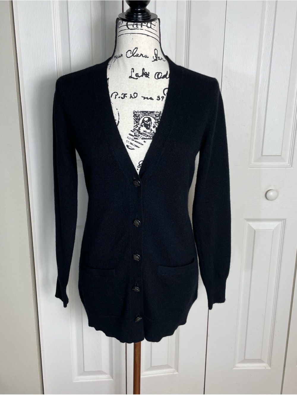 Lauren Ralph Lauren XS Black 100% Cashmere Five Button Cardigan Sweater. Pockets